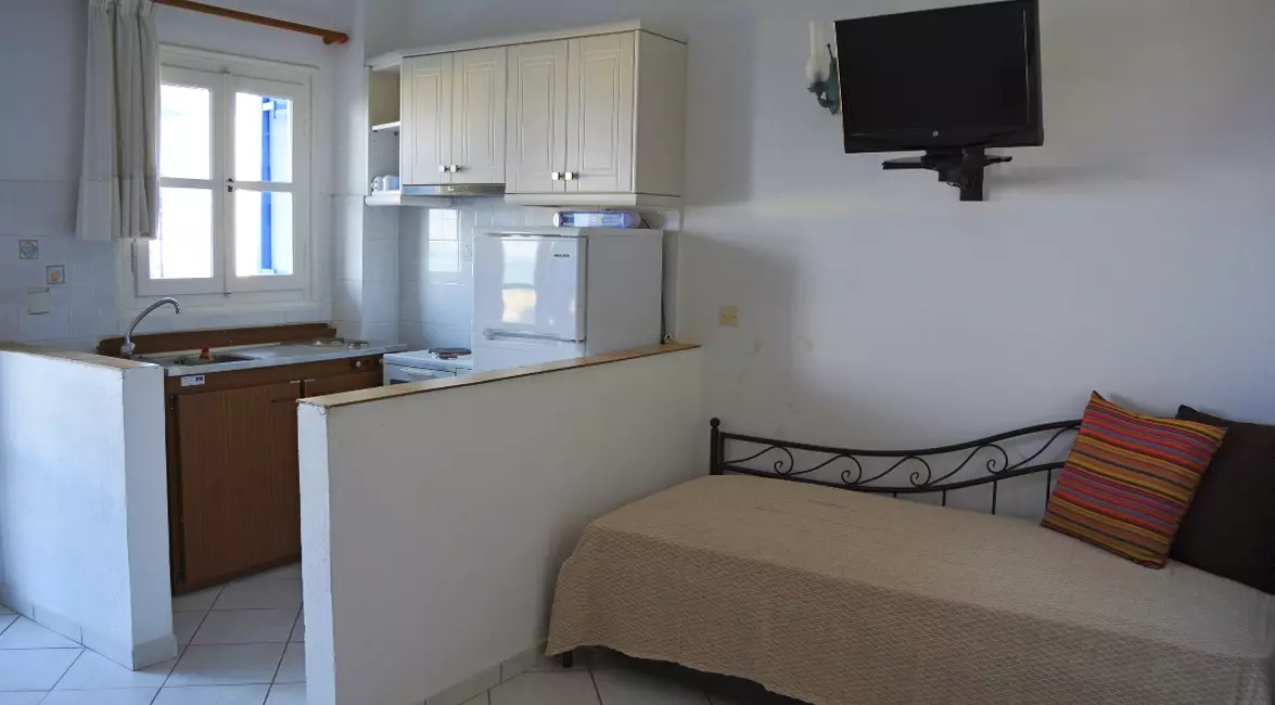 3-bed room with a view to the sea - Sunrise Studios, Agistri