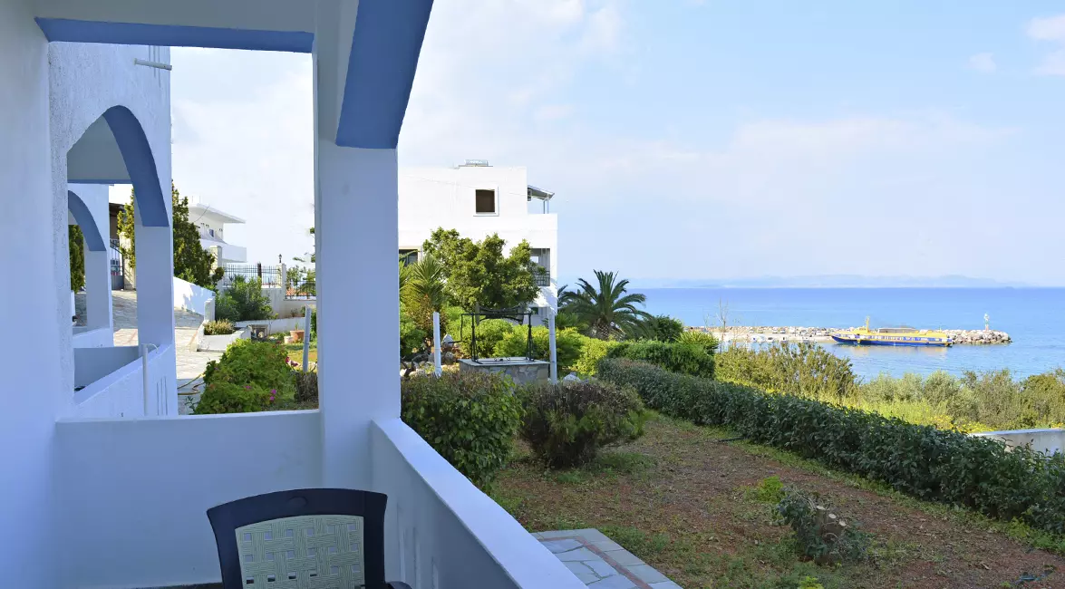 3-bed room with a view to the sea - Sunrise Studios, Agistri